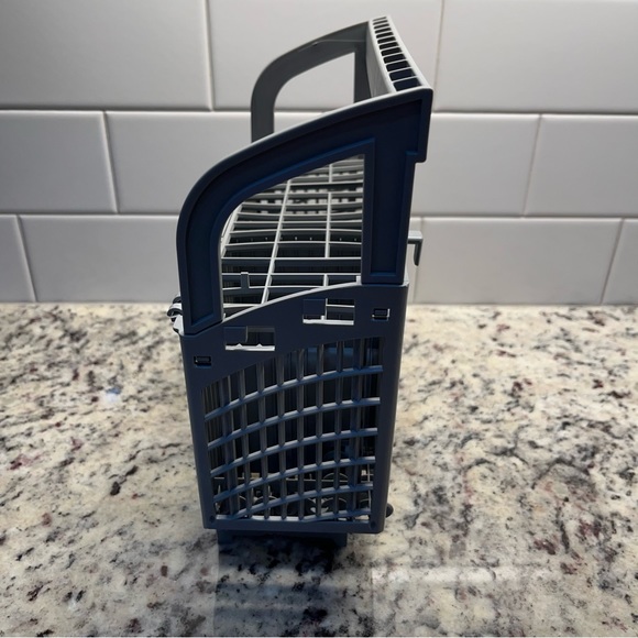 Bosch authentic dishwasher cutlery basket - Picture 3 of 6